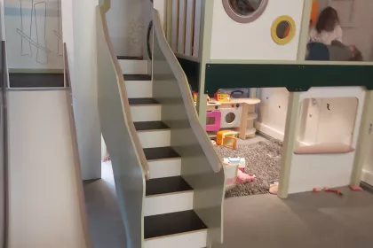 Bigger view of Mega speelhuis maakt kinderdromen waar